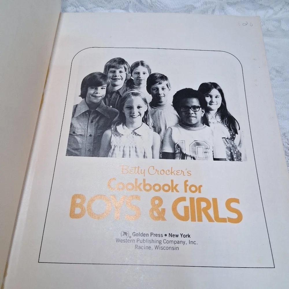 Vintage 1978 Betty Crocker's Cookbook For Boys & Girls Colorful Fun Recipes